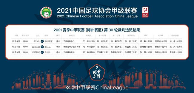 娇妻被黑人夹成了三明治